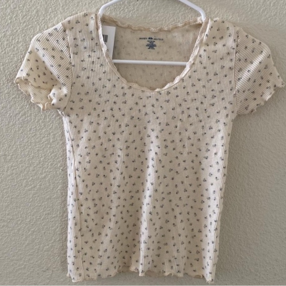 Brandy Melville Mckenna floral top